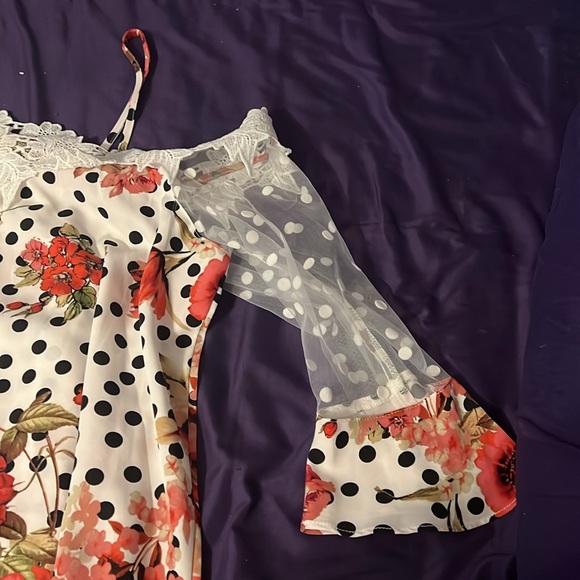 NWOT Cold Shoulder Sheer Sleeved Polka Dot Floral Top - Picture 2 of 11